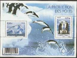 France 2009 IPY Joint Issue Penguins Polar Protection Set Of 2 Stamps In Block MNH - Pinguini