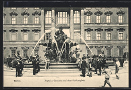 AK Berlin, Neptuns-Brunnen Auf Dem Schlossplatz  - Mitte