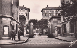 Bondy  -  Entree Des Habitations A Bon Marché - CPSM °J - Bondy