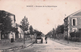 Bondy - Avenue  De La Republique  -   Le Rouleau - Bitumle -  CPA °J - Bondy