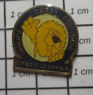 1116c Pin's Pins / Beau Et Rare / BANQUES / LION JAUNE CREDIT LYONNAIS GROUPE CERGY-PONTOISE - Banken