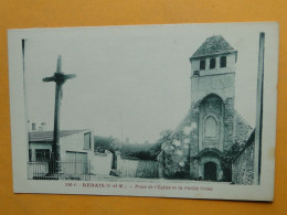 REBAIS -- Place De L'Eglise Et La Vieille Croix - Rebais