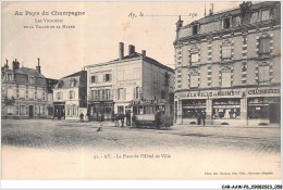 CAR-AAWP6-51-0437 - AY - La Place De L'hôtel De Ville - Ay En Champagne