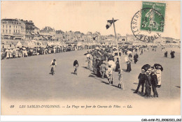 CAR-AAWP11-85-0869 - LES SABLES D'OLONNE - La Plage Un Jour De Courses De Vélos - Sables D'Olonne