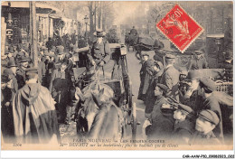 CAR-AAWP10-75-0764 - PARIS - FEMMES COCHERS - Mme Dufaut Sur Les Boulevards - Autres & Non Classés