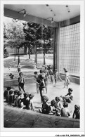 CAR-AAWP13-92-1015 - SURESNES - école De Plein Air Permanente - La Douche Des Petits - Suresnes