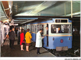 CAR-AAX-P11-75-0854 - PARIS - Le Metro - Rame Sur Pneumatiques En Station - Other & Unclassified