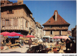 CAR-AAX-P7-46-0543 - SAINT-CERE - Un Jour De Marché - Saint-Céré