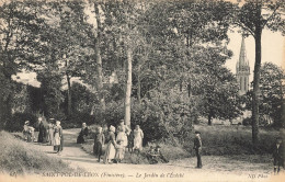 St Pol De Léon * Le Jardin De L'évêché * Enfants Villageois - Saint-Pol-de-Léon