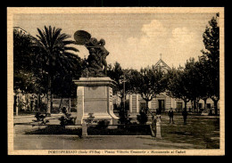 ITALIE - PORTOFERRAIO - PIAZZA VITTORIO EMANUELE E MONUMENTO AL CADUTI - Autres & Non Classés