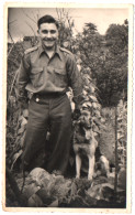 Photo Originale : Militaire : Soldat En Pose Avec Son Chien - Berger Allemand - War, Military