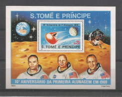 St Tome E Principe 1980 Space 10th Anniv. 1st Man On The Moon  S/S Y.T. BF 17 ** - São Tomé Und Príncipe