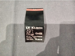 FRANCE  - Petite Boîte Aĺlumettes "   LE BARON Grill "   Noir "    "    LORIENT   Net    2,50 - Cajas De Cerillas (fósforos)