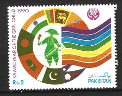 PAKISTAN. N°785 De 1990. Drapeaux. - Sellos