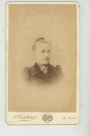 PHOTOS ORIGINALES - CDV AV. 1900 - Portrait Femme élégante - Photo COUTURIER , LE MANS - Antiche (ante 1900)