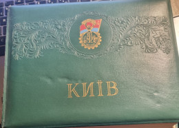Kiev In Peace Time (Ukraine) Album Complet 40 Photos /Cartes Postales Aspects De La Ville  Daté 1959 - Luoghi