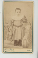 PHOTOS ORIGINALES - CDV AV. 1900 - Portrait Enfant - Photo. LOUIS 29 Boulevard Saint Martin à PARIS - Alte (vor 1900)