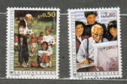 ONU GENEVE MNH ** 241-242 Vieillir Actif Papy Et Le Football Soccer Informatique - Unused Stamps