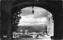 Le Monastier Sur Gazeille La Cour Et Le Jardin Maison De Repos (scan Recto Verso ) Nono0026 - Autres & Non Classés