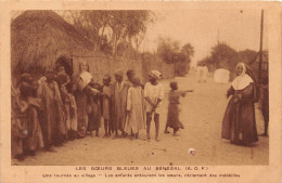 Senegal Les Soeurs Bleues Au Senegal (A.O.F) Une Tournée Au Village  (scan Recto Verso)NONO0003 - Sénégal