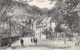 Cantal Vic Sur Cere La Grande Rue   (scan Recto Verso ) Nono0043 - Auvergne