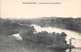 Madagascar L Ivondroma A Antornibia  (scan Recto Verso ) Nono0036 - Madagaskar