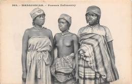 Madagascar Femmes Zafimanary (scan Recto Verso ) Nono0036 - Madagascar