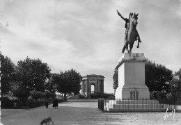 MONTPELLIER  Le Peyrou Louis XIV Et Le Chateau  32 (scan Recto Verso)nono0108 - Montpellier