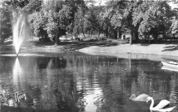 NANTES  Jardin Des Plantes Le Lac Et Le Jet D'eau  18 (scan Recto Verso)nono0128 - Nantes