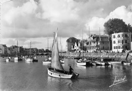 LE POULIGUEN  Le Port Et Les Bateaux De Pêche Au Mouillage  28 (scan Recto Verso)nono0126 - Le Pouliguen