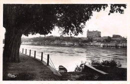 SAUMUR Les Quais De La Loire   28 (scan Recto Verso)nono0120 - Saumur