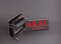 Pin's  Akai Professional Piano Réf 1345 - Muziek