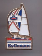 Pin's Cigarettes Rothmans Bateau Voilier Réf 1360 - Marcas Registradas