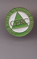 Pin's CERC Centre D'Etudes Et De Réalisations De Congrès Réf 1354 - Andere & Zonder Classificatie