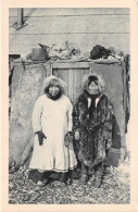 ESQUIMAU USA ALASKA  Barrow  Utqiagvik Denbigh Détroit De Behring  Couple Inuit Canada Eskimo 27 OO 0932 - Fairbanks