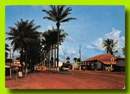 GABON  OYEM  Vue Du Centre Ville   Enseigne Station  TEXACO Posée à L'envers   17  (scan Recto-verso) OO 0905 - Gabon