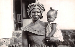 GUINEE Francaise  Une Femme Et Son Enfant Famille De La Delivrande Conakry (scan Recto-verso) OO 0963 - Französisch-Guinea