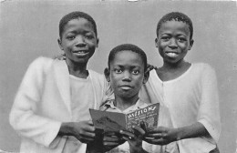 GUINEE FRANCAISE CONAKRY Enfants Lisant La Revue Des Missions  (scan Recto-verso) OO 0957 - French Guinea