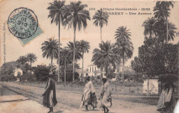 Guinée Française  Conakry  Une Rue Le Long Des Rails Edition Fortier  (scan Recto-verso) OO 0955 - Guinea Francese