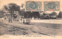 Guinée Française  Conakry  Entree De La Ville Rails Chemin De Fer Gare Warf Wharf Warff  OO 0955 - Guinea Francese