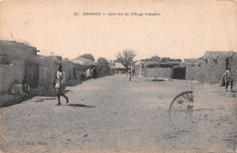 MALI  Soudan Francais  Bamako Une Rue Du Village Indigene (scan Recto-verso) OO 0937 - Malí