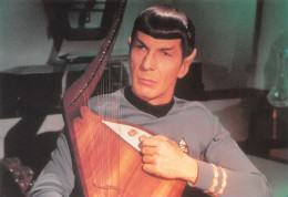 STAR  TREK Leonard Nimoy   SPOCK  Musicien Lyre Carte Vierge  105 245 (scan Recto-verso) OO 0992 - TV-Serien