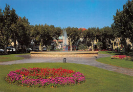 SALON De POVENCE (B-du-R) - Place De La Liberation  (scan Recto-verso) OO 0975 - Salon De Provence