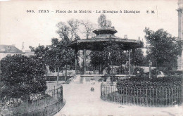 94* IVRY  Place De La Mairie – Kiosque    RL45,1166 - Ivry Sur Seine