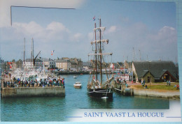 50 Manche CPM St Saint Vaast La Hougue  Goélette Sortant Du Port - Saint Vaast La Hougue