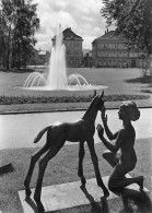 Reutlingen Plastik Mit Springbrunnen Am Listplatz Gl1965 #170.854 - Autres & Non Classés