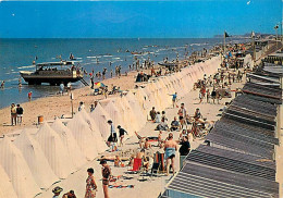 59 - Bray Dunes - La Digue Et La Plage - Scènes De Plage - CPM - Voir Scans Recto-Verso - Bray-Dunes