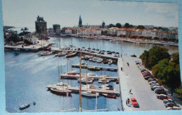 17 Charente Maritime CPSM La Rochelle Le Port Et Le Bassin Des Yachts  Voitures - La Rochelle