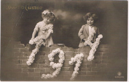 Enfants  - Kids - Mädchen- Kinderen Met Bloemen 1914 - New Year