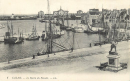 CPA France Calais Le Bassin Du Paradis Harbour Sailing Vessel - Calais